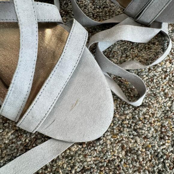 Madden Girl Strappy Gray Wrap Around Block Heels Size 8.5 Faux Suede - Picture 10 of 11